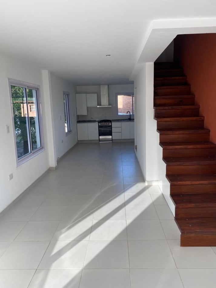 Duplex En Donato Alvarez