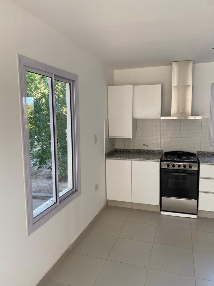 Duplex En Donato Alvarez