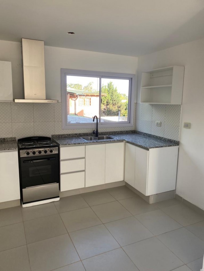 Duplex En Donato Alvarez
