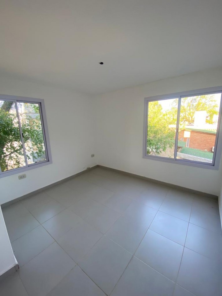 Duplex En Donato Alvarez