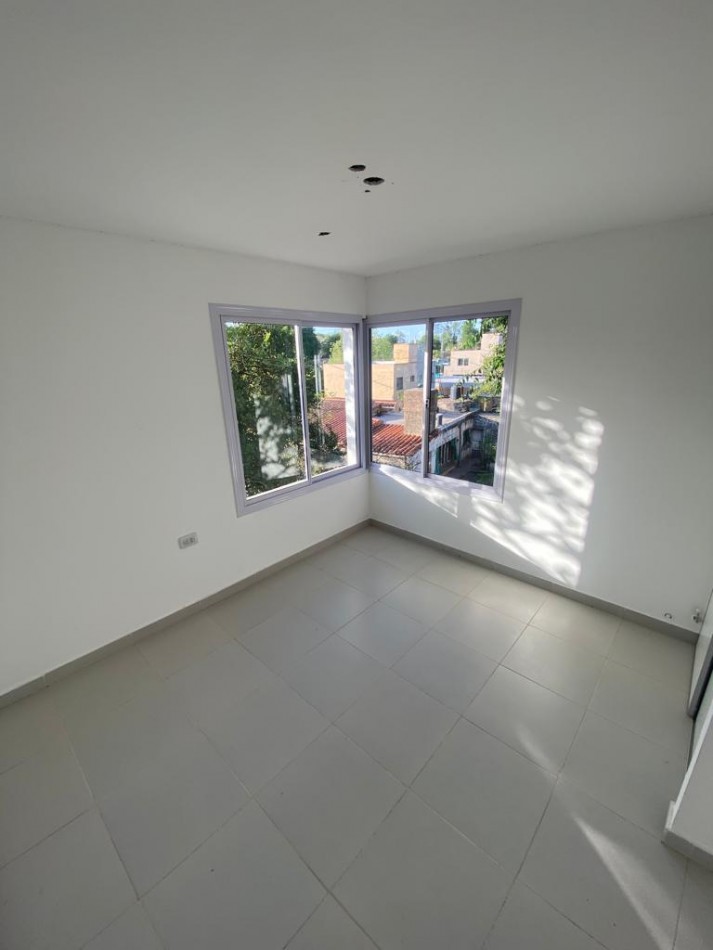 Duplex En Donato Alvarez