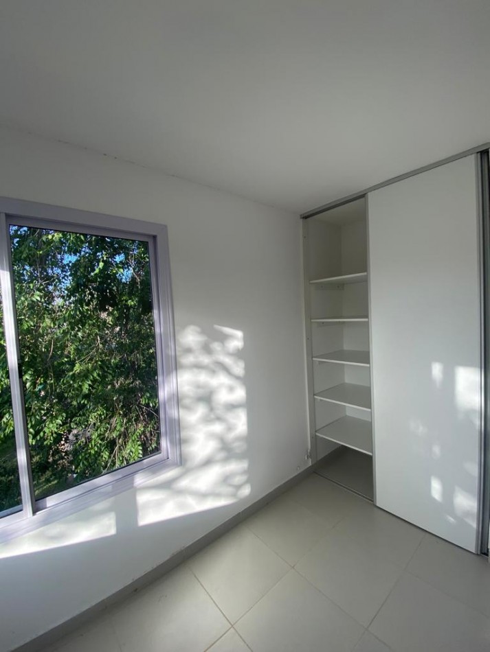 Duplex En Donato Alvarez