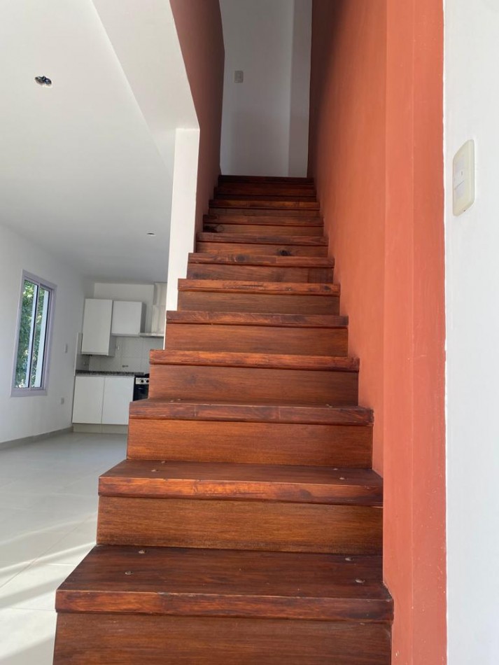 Duplex En Donato Alvarez