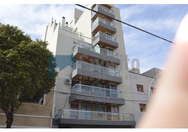 Departamento Dos Dormitorios Y Dos Baños A Metros De Plaza Jeronimo Del Barco